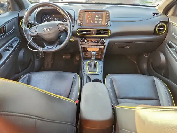 KM8K3CA51KU299517 2019 HYUNDAI KONA - Image 8