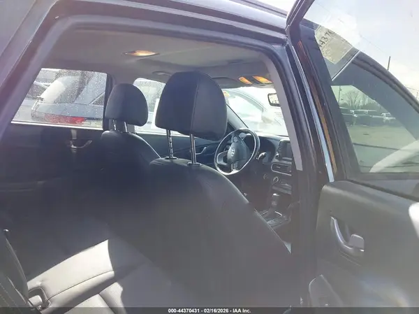 KM8K3CA51LU397500 2020 HYUNDAI KONA - Image 8