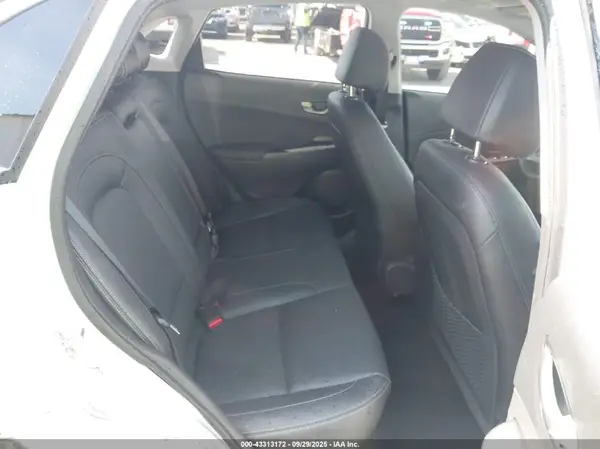KM8K3CA51MU622466 2021 HYUNDAI KONA - Image 8