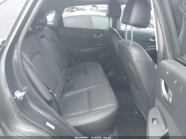 KM8K3CA52JU065966 2018 HYUNDAI KONA - Image 8