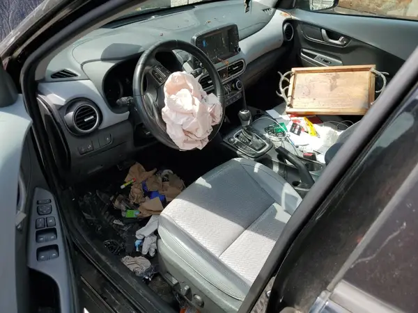KM8K3CA52JU087823 2018 HYUNDAI KONA - Image 8