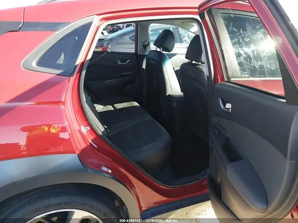 KM8K3CA52JU090494 2018 HYUNDAI KONA - Image 8