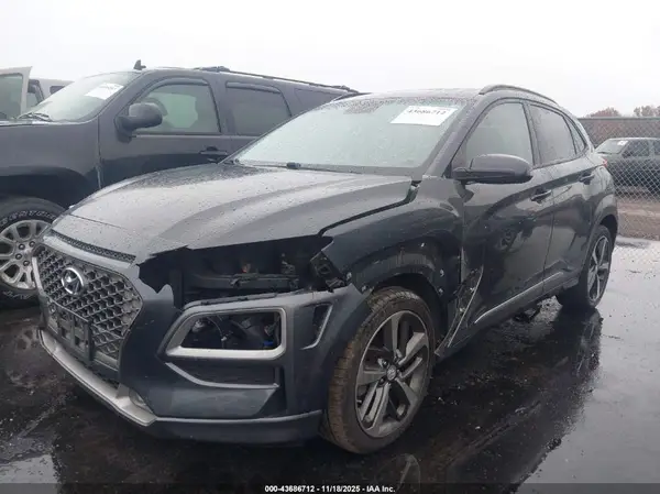 KM8K3CA52JU165811 2018 HYUNDAI KONA - Image 2