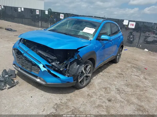 KM8K3CA52JU166246 2018 HYUNDAI KONA - Image 2