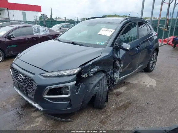 KM8K3CA53JU065975 2018 HYUNDAI KONA - Image 2