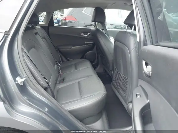 KM8K3CA53JU065975 2018 HYUNDAI KONA - Image 8
