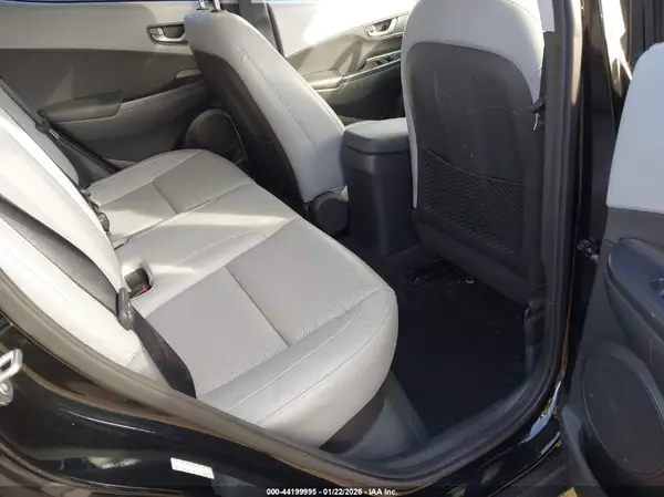 KM8K3CA54JU111152 2018 HYUNDAI KONA - Image 8