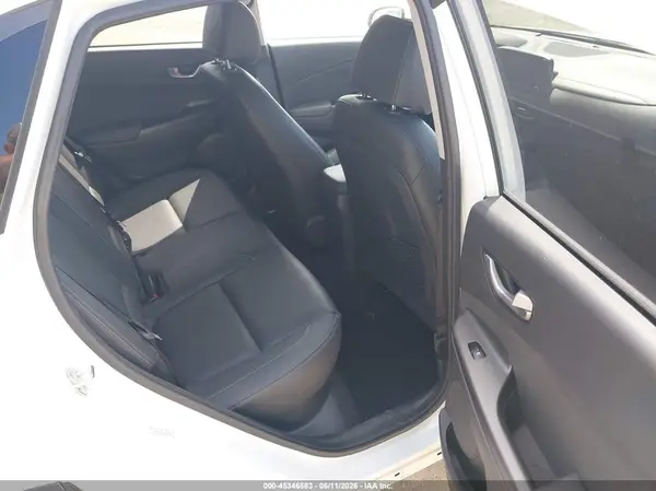KM8K3CA54MU674836 2021 HYUNDAI KONA - Image 8