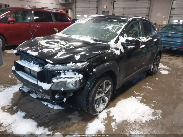 KM8K3CA55JU097102 2018 HYUNDAI KONA - Image 2