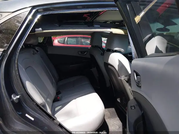 KM8K3CA55JU141244 2018 HYUNDAI KONA - Image 8