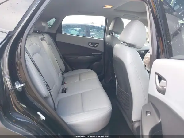 KM8K3CA56JU089641 2018 HYUNDAI KONA - Image 8