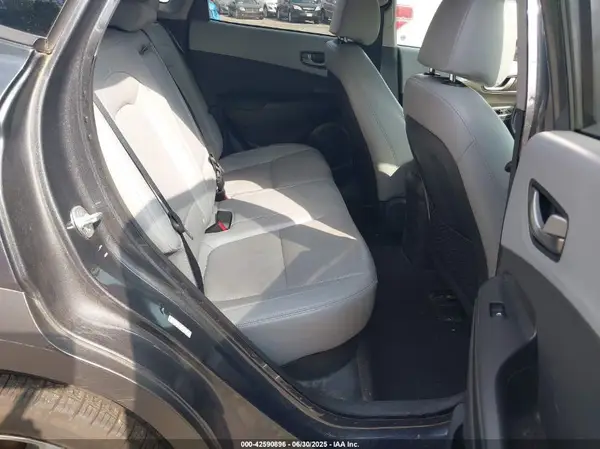 KM8K3CA57JU095500 2018 HYUNDAI KONA - Image 8