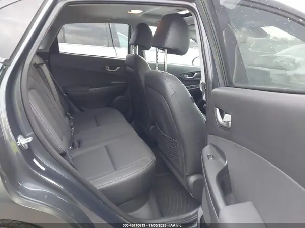 KM8K3CA58JU067284 2018 HYUNDAI KONA - Image 8