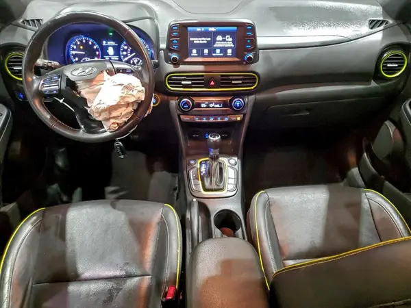 KM8K3CA59JU089245 2018 HYUNDAI KONA - Image 8