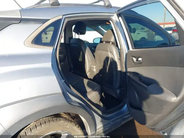 KM8K3CA59JU181598 2018 HYUNDAI KONA - Image 8