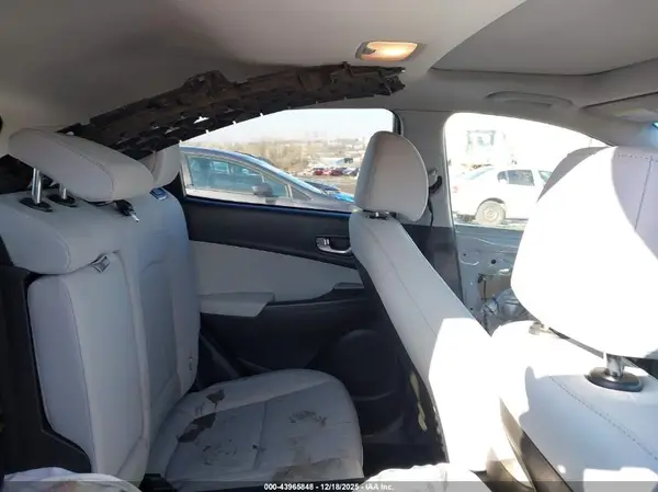 KM8K3CAB1NU786193 2022 HYUNDAI KONA - Image 8