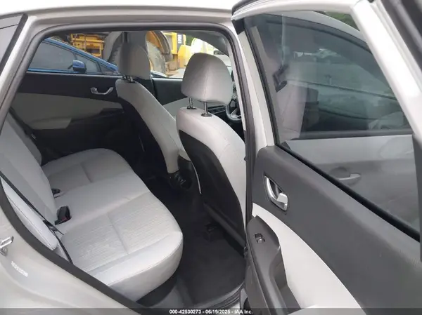 KM8K3CAB6PU025145 2023 HYUNDAI KONA - Image 8