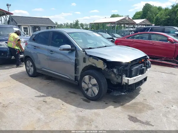KM8K53AG6MU125246 2021 HYUNDAI KONA - Image 1
