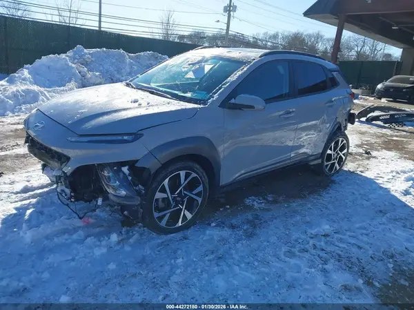 KM8K5CA30NU923921 2022 HYUNDAI KONA - Image 2