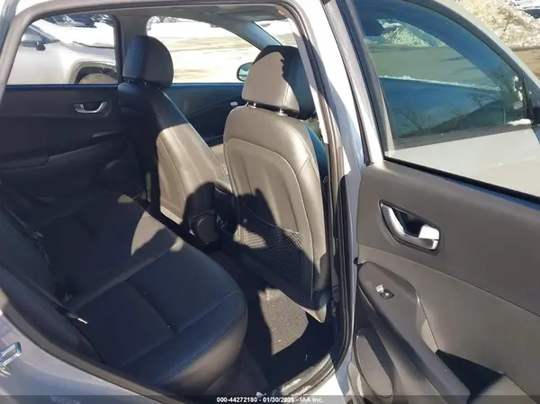 KM8K5CA30NU923921 2022 HYUNDAI KONA - Image 8