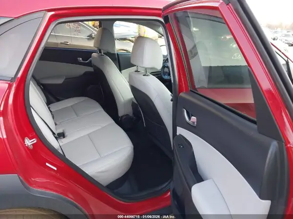 KM8K5CA38NU900659 2022 HYUNDAI KONA - Image 8