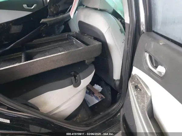 KM8K5CA39PU931275 2023 HYUNDAI KONA - Image 8