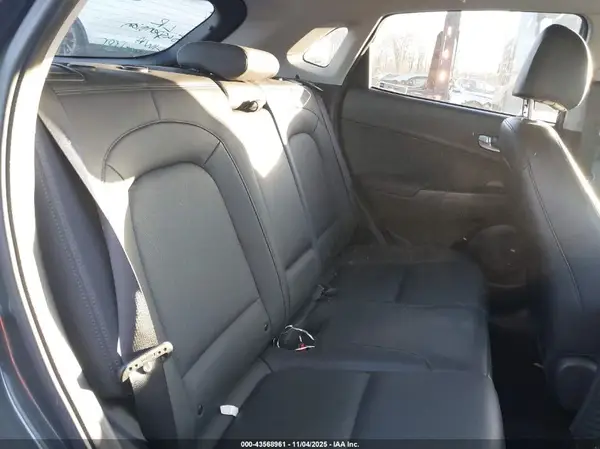 KM8K5CA3XNU861928 2022 HYUNDAI KONA - Image 8