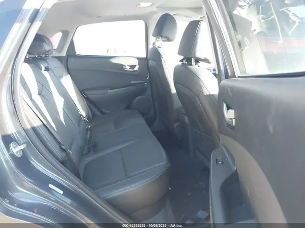 KM8K5CA50MU675072 2021 HYUNDAI KONA - Image 8