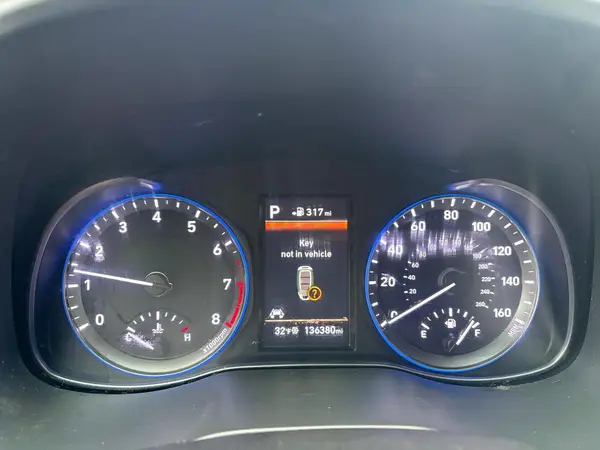 KM8K5CA51JU169326 2018 HYUNDAI KONA - Image 8