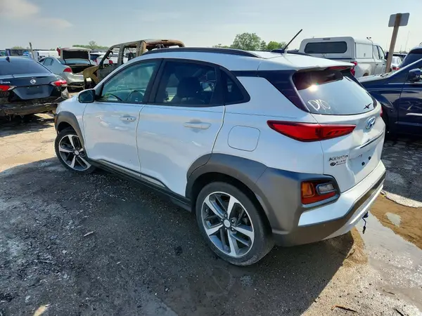 KM8K5CA59JU069331 2018 HYUNDAI KONA - Image 2