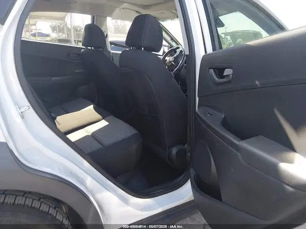 KM8K62AA4JU101252 2018 HYUNDAI KONA - Image 8