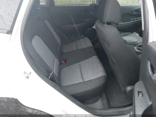 KM8K62AA4JU101588 2018 HYUNDAI KONA - Image 8