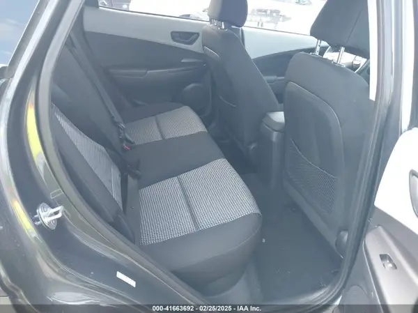 KM8K62AA8JU157890 2018 HYUNDAI KONA - Image 8