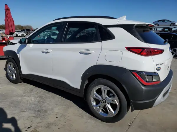 KM8K62AB0NU816124 2022 HYUNDAI KONA - Image 2