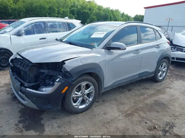 KM8K62AB0NU888215 2022 HYUNDAI KONA - Image 2