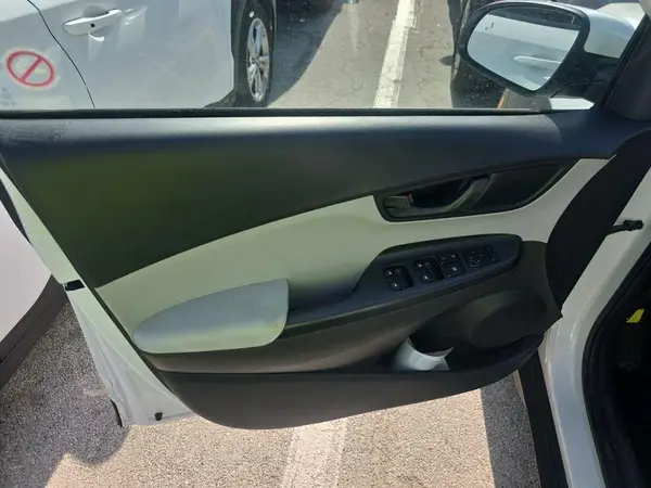 KM8K62AB2PU026519 2023 HYUNDAI KONA - Image 2