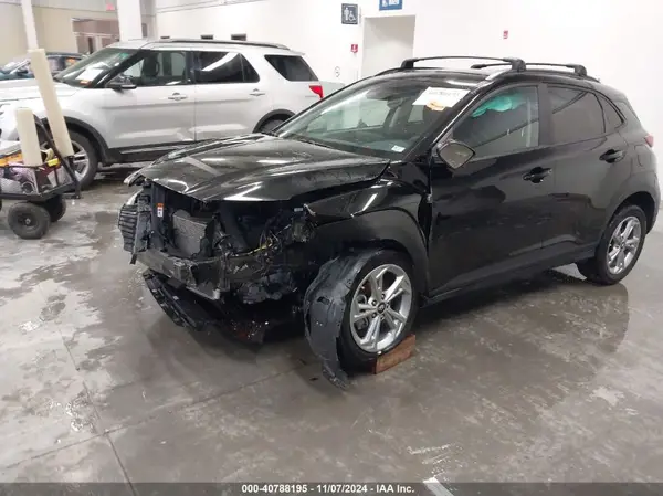 KM8K62AB4NU821746 2022 HYUNDAI KONA - Image 2