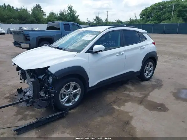 KM8K62AB4NU854536 2022 HYUNDAI KONA - Image 2
