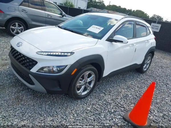 KM8K62AB4NU869327 2022 HYUNDAI KONA - Image 2
