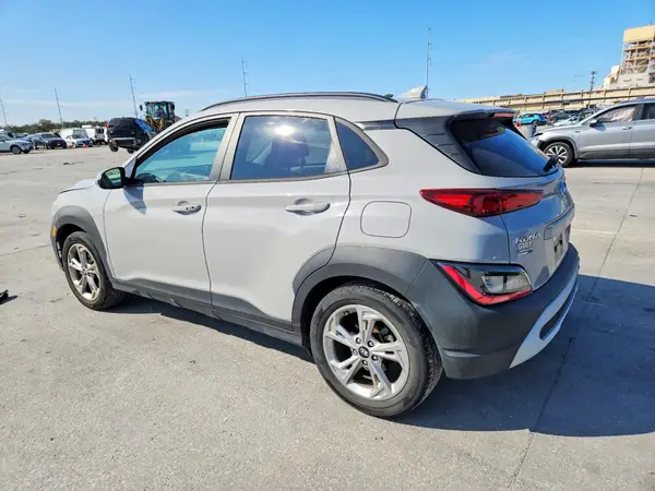 KM8K62AB4NU880635 2022 HYUNDAI KONA - Image 2