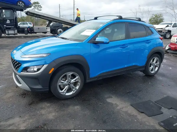 KM8K62AB4NU926254 2022 HYUNDAI KONA - Image 2