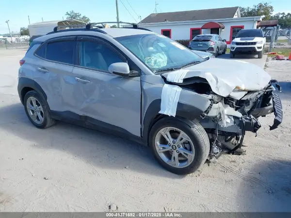KM8K62AB5NU926912 2022 HYUNDAI KONA - Image 1