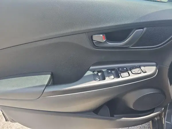 KM8K62AB6PU027799 2023 HYUNDAI KONA - Image 2