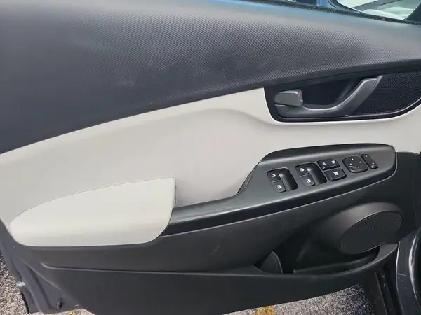 KM8K62AB6PU032081 2023 HYUNDAI KONA - Image 2