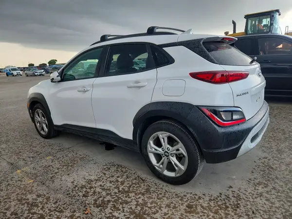 KM8K62AB7NU758769 2022 HYUNDAI KONA - Image 2