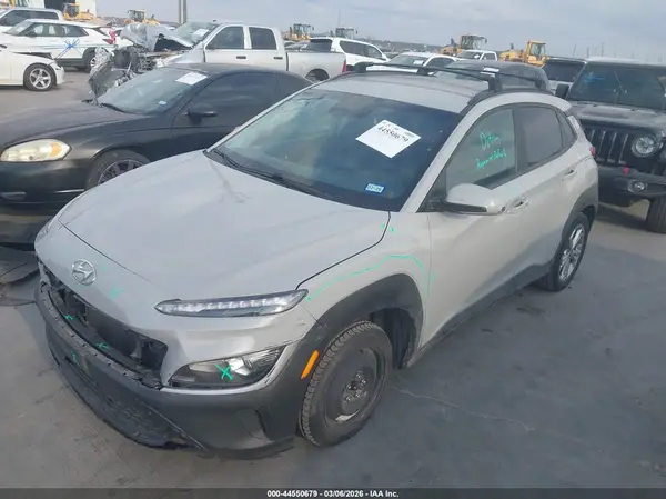 KM8K62AB7NU880645 2022 HYUNDAI KONA - Image 2
