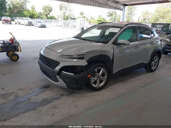 KM8K62AB7NU924594 2022 HYUNDAI KONA - Image 2