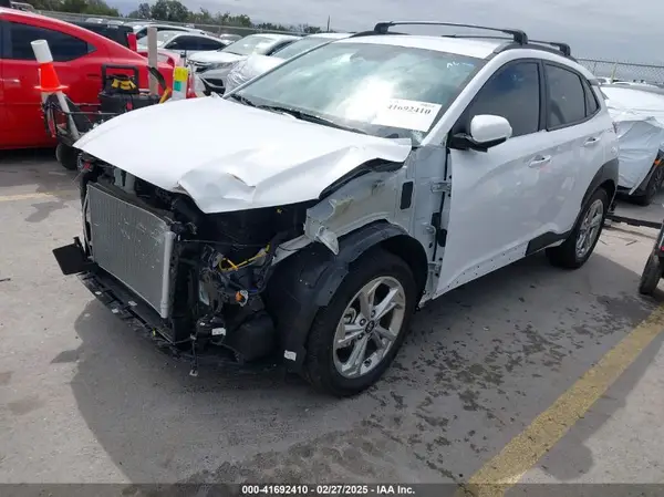 KM8K62AB8NU758652 2022 HYUNDAI KONA - Image 2