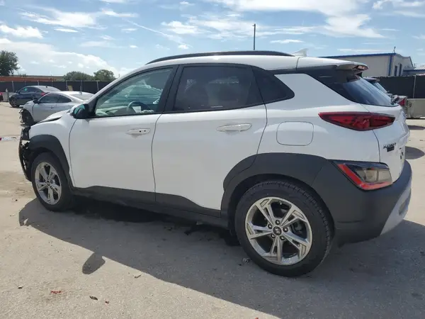 KM8K62ABXNU818334 2022 HYUNDAI KONA - Image 2