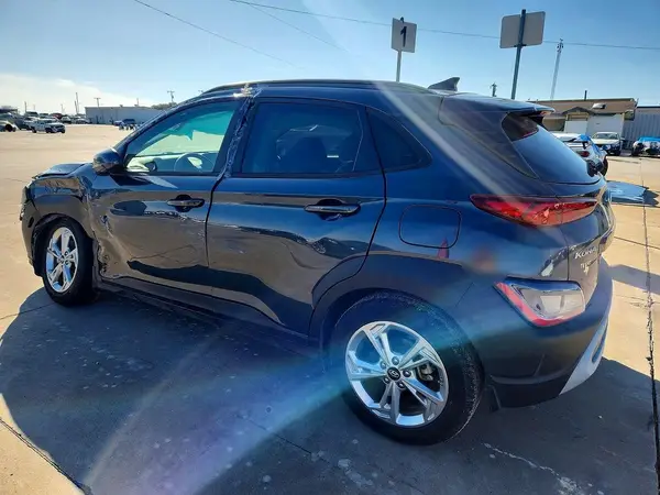 KM8K62ABXNU882096 2022 HYUNDAI KONA - Image 2